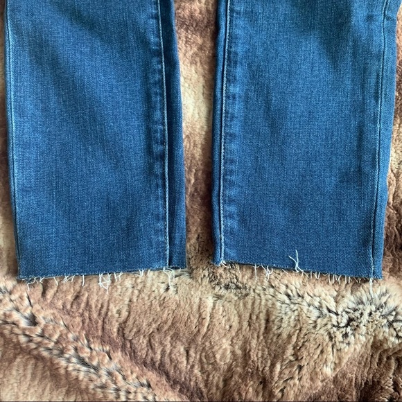 Madewell Mid Rise 9 Inch Button Front Skinny Jean - Picture 6 of 10